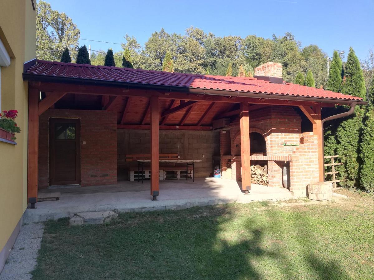 Holiday Homer Kuca Na Obali Vrbasa Banja Luka Ngoại thất bức ảnh