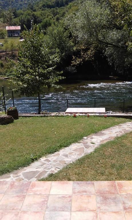 Holiday Homer Kuca Na Obali Vrbasa Banja Luka Ngoại thất bức ảnh